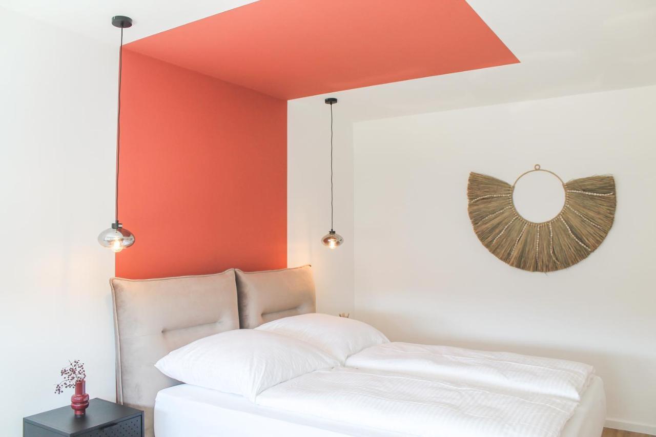 African-Style Apartment - Stadtnah, Parkplatz, E-Ladestation Fuer Auto & Fahrraeder, Gitterbox Fuer Fahrraeder, Fitnessstudio Koblenz  Luaran gambar