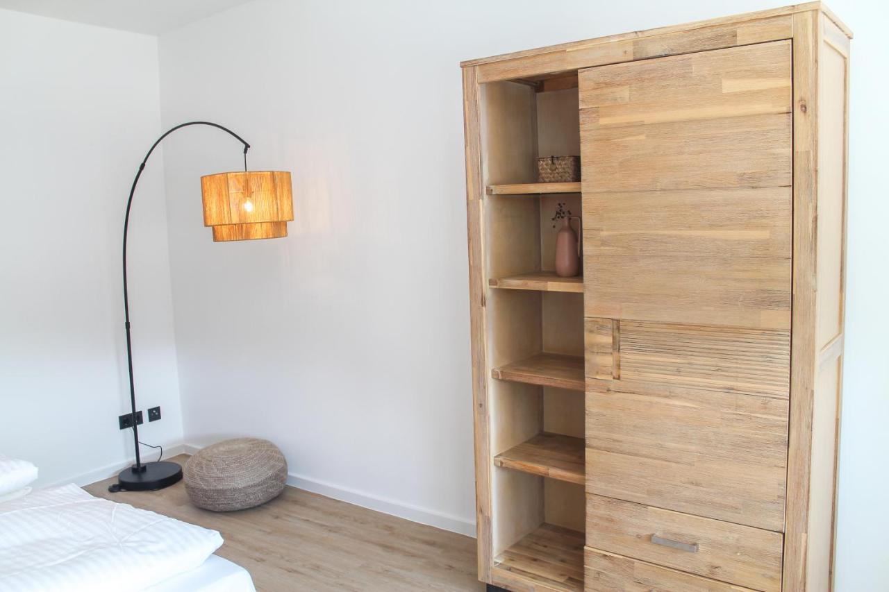 African-Style Apartment - Stadtnah, Parkplatz, E-Ladestation Fuer Auto & Fahrraeder, Gitterbox Fuer Fahrraeder, Fitnessstudio Koblenz  Luaran gambar