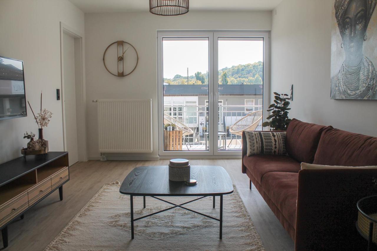 African-Style Apartment - Stadtnah, Parkplatz, E-Ladestation Fuer Auto & Fahrraeder, Gitterbox Fuer Fahrraeder, Fitnessstudio Koblenz  Luaran gambar