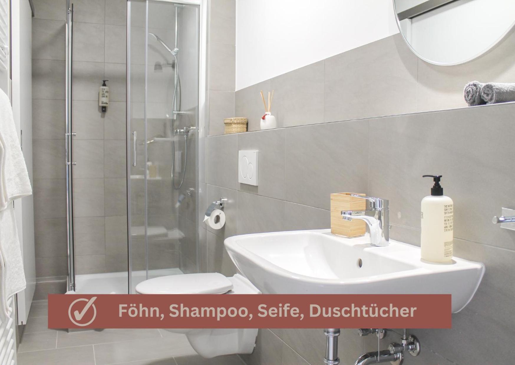 African-Style Apartment - Stadtnah, Parkplatz, E-Ladestation Fuer Auto & Fahrraeder, Gitterbox Fuer Fahrraeder, Fitnessstudio Koblenz  Luaran gambar