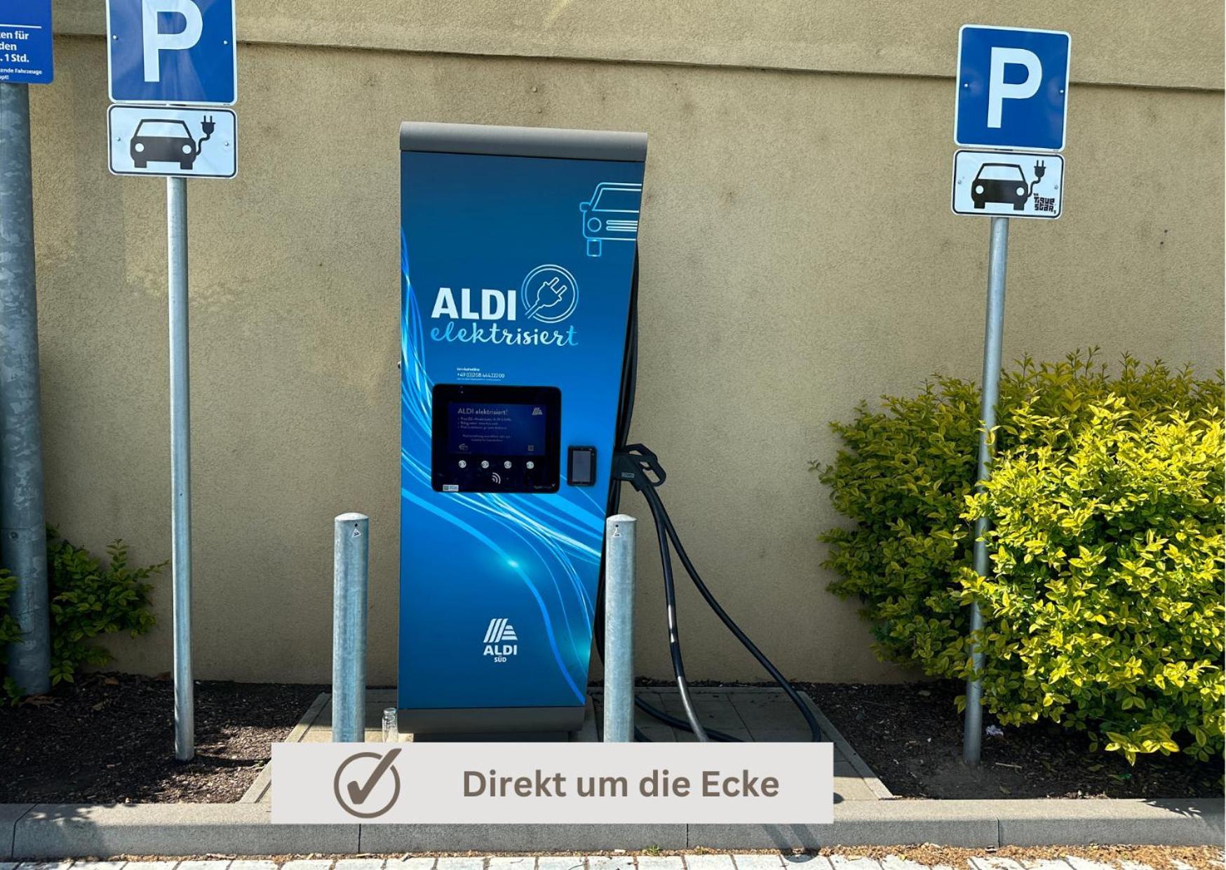 African-Style Apartment - Stadtnah, Parkplatz, E-Ladestation Fuer Auto & Fahrraeder, Gitterbox Fuer Fahrraeder, Fitnessstudio Koblenz  Luaran gambar
