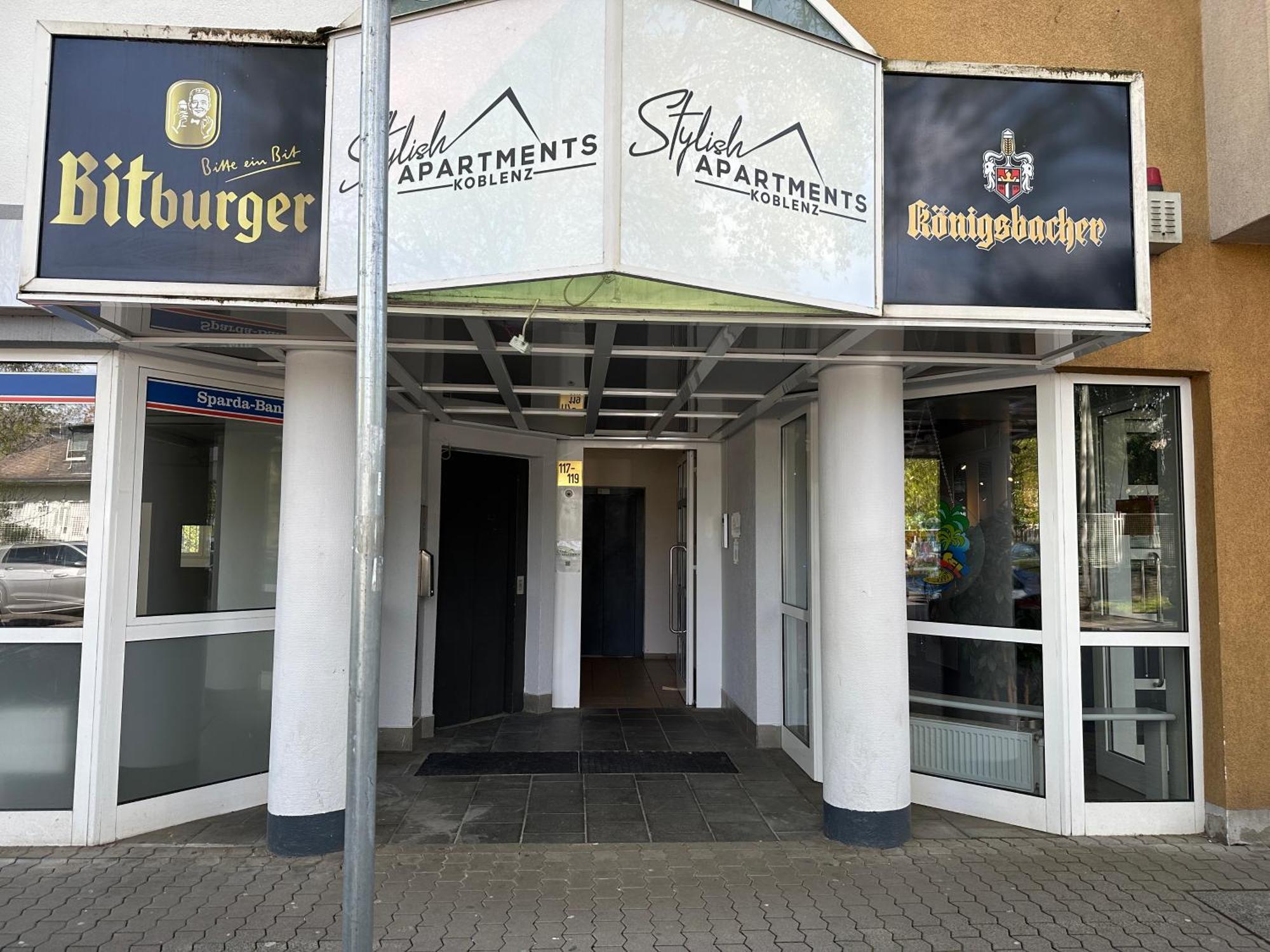 African-Style Apartment - Stadtnah, Parkplatz, E-Ladestation Fuer Auto & Fahrraeder, Gitterbox Fuer Fahrraeder, Fitnessstudio Koblenz  Luaran gambar